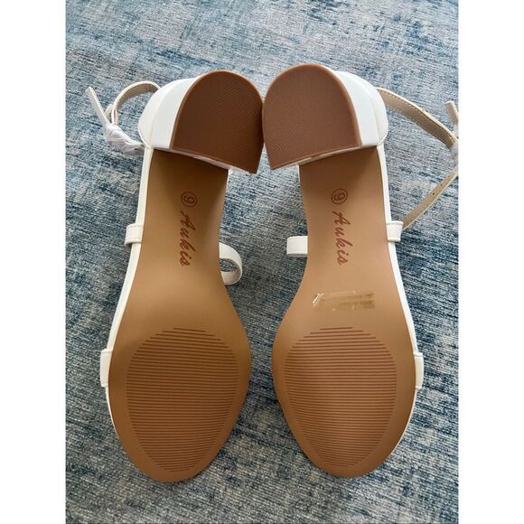 NIB! Ankis White Open Toe Strap Chunky Block High Heel Sandal Size 9 - Picture 6 of 8